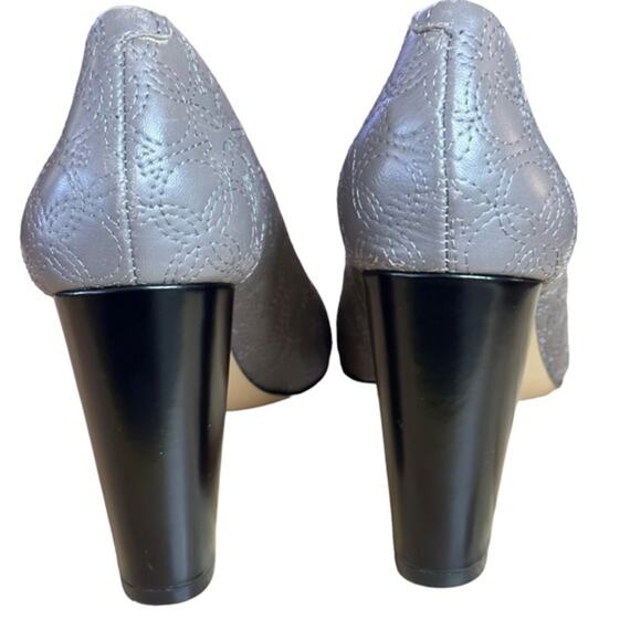 Ann Taylor gray leather quilted uppers black smooth leather cap toe size 7 - Picture 3 of 10